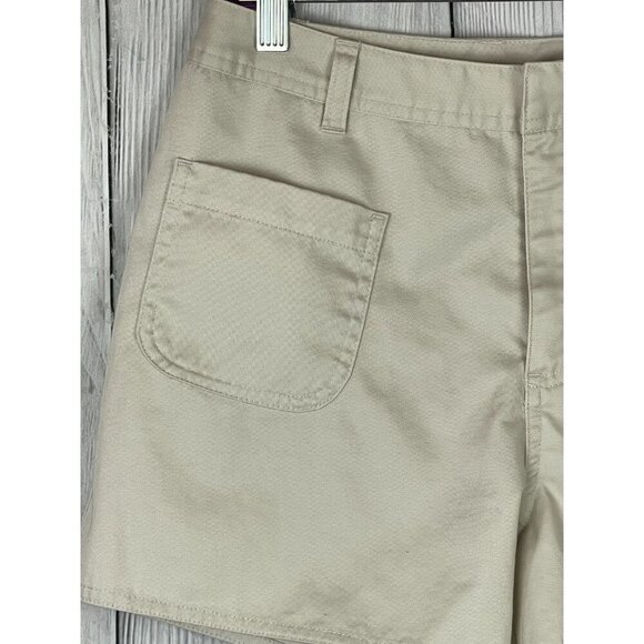 Old Navy Size 8 Khaki Shorts with Front Pockets That Look Like Back Pockets - Picture 3 of 8